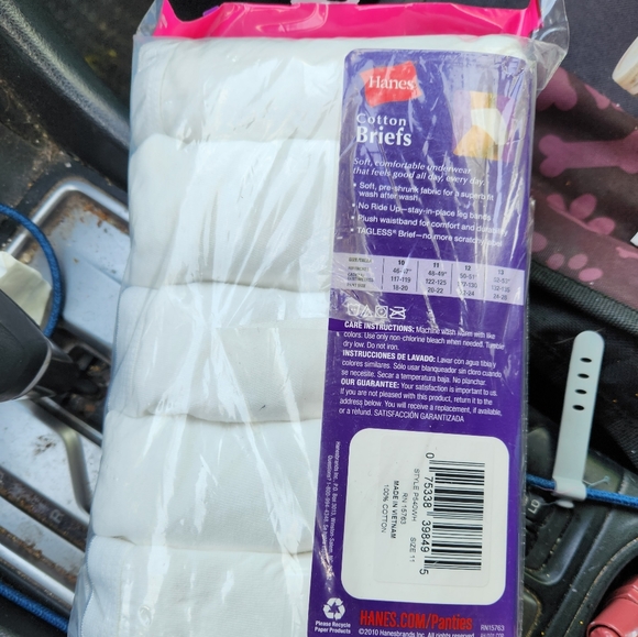 Hanes cotton briefs - Picture 2 of 2